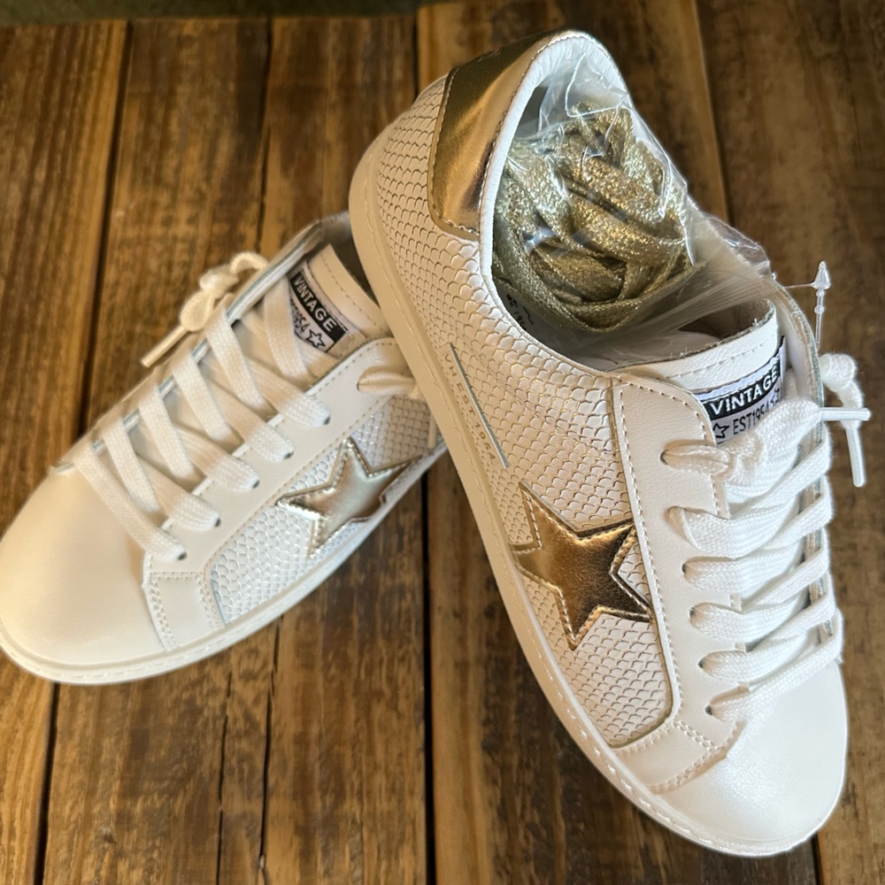 Vintage Havana Carla Croco Star Sneakers White Snakeskin pattern